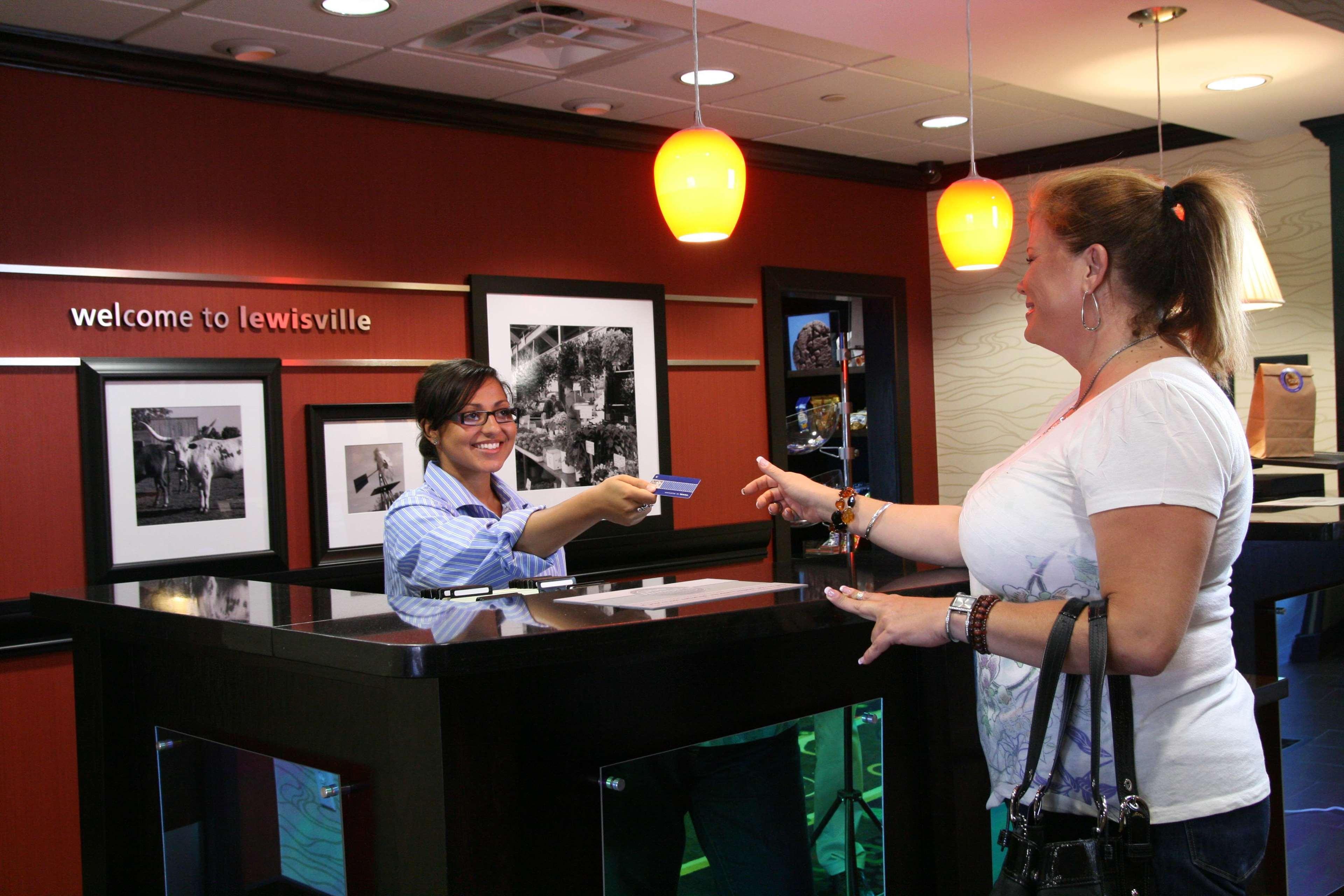 Hampton Inn And Suites Dallas/Lewisville-Vista Ridge Mall Екстериор снимка