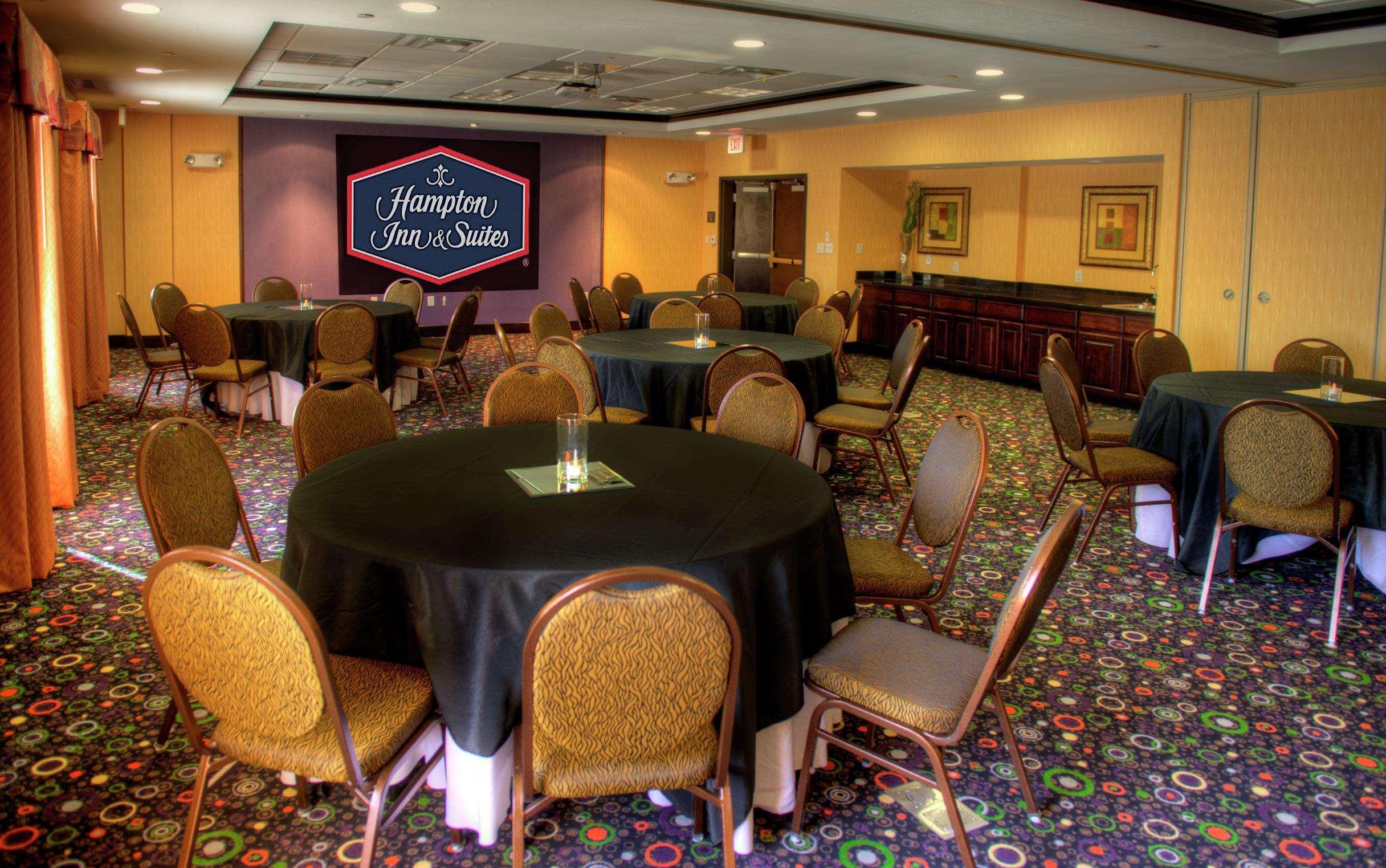 Hampton Inn And Suites Dallas/Lewisville-Vista Ridge Mall Бизнес снимка