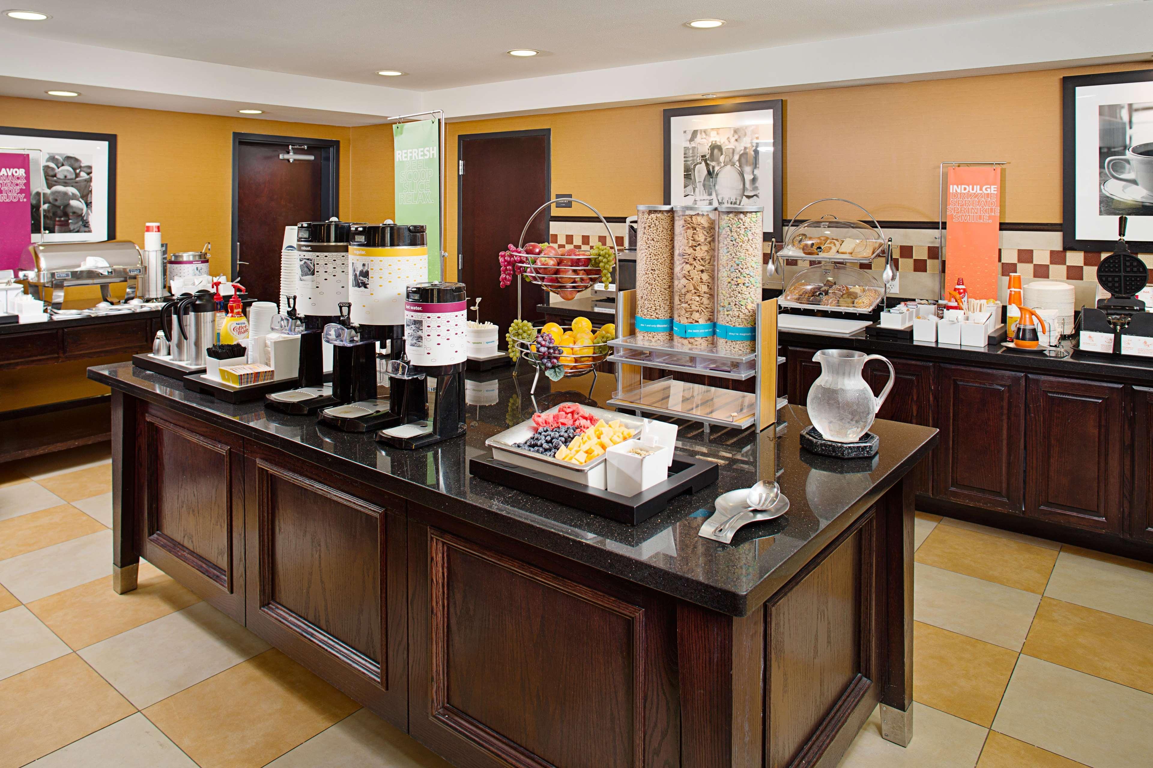 Hampton Inn And Suites Dallas/Lewisville-Vista Ridge Mall Екстериор снимка