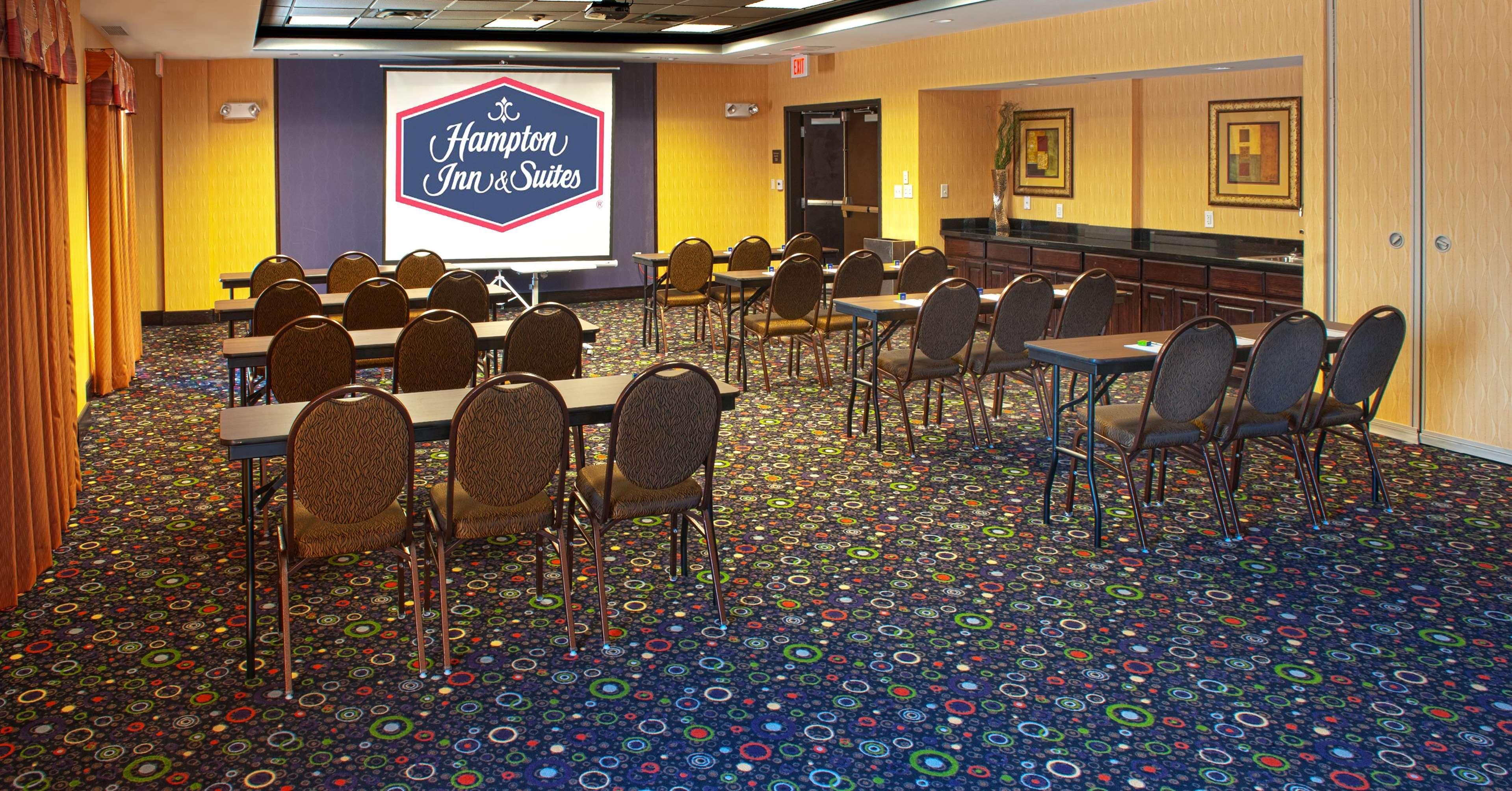 Hampton Inn And Suites Dallas/Lewisville-Vista Ridge Mall Бизнес снимка